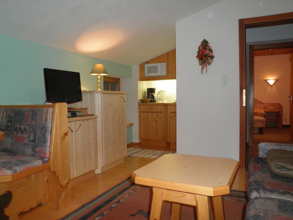 Ferienwohnung Urblhof Leutasch Zimmer foto